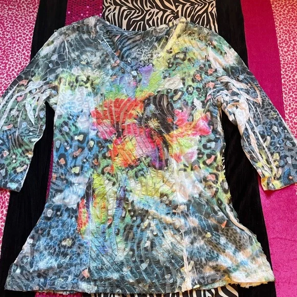 Colorful Abstract Print Top - Picture 1 of 2